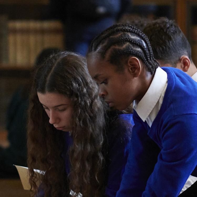 Students in the enlightenment gallery 