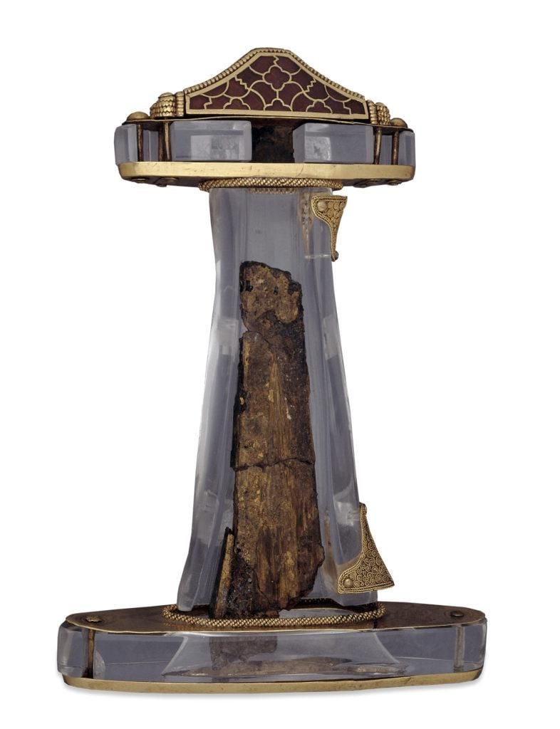 Reconstructed sword grip with guard-plates, pommel, gold and inlaid cloisonné garnet work