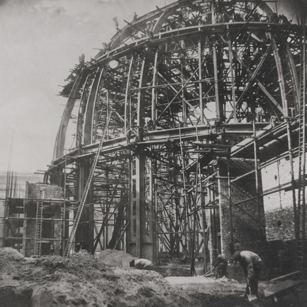 Black and white photograph showing the Reading Room building site and scaffolding