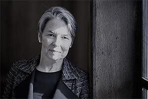 A portrait photo of Sarah Worthington